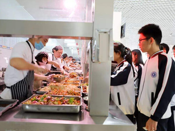 食堂承包：怎么注重食品安全，吃上放心飯菜？
